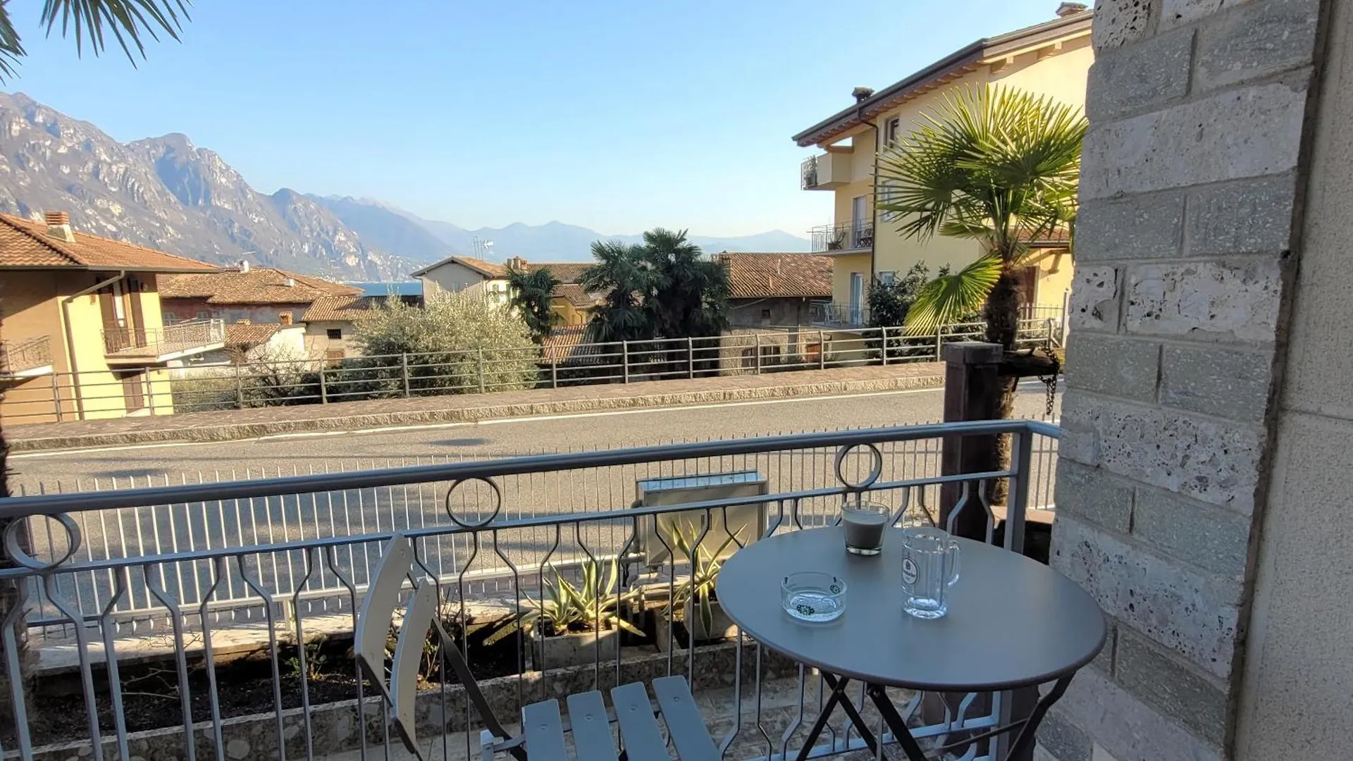 Сasa de vacaciones Lake Soft Blue Mountain Lake Iseo Hospitality Riva di Solto